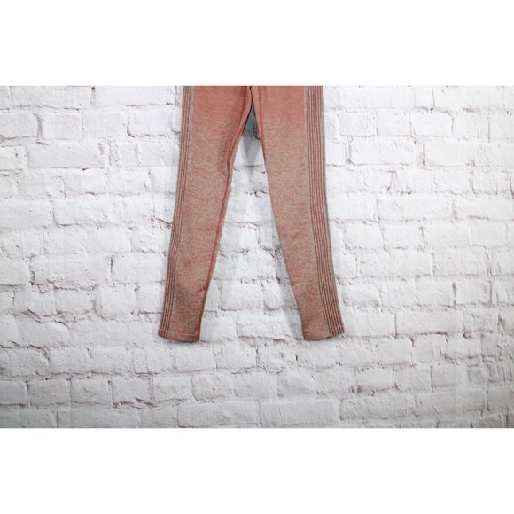 NWT! Fabletics Ombre Seamless Ultra High-Waisted Leggings Size M - Picture 2 of 8